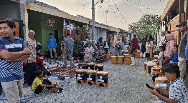 Tingkatkan Kesadaran Lingkungan, Univet Bantara Latih Warga Kelola Sampah Medis Tingkatkan Kesadaran Lingkungan, Univet Bantara Latih Warga Kelola Sampah Medis