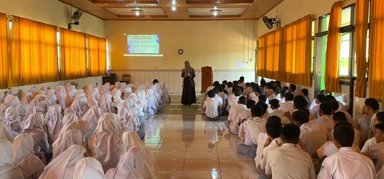 Pelatihan Lilin Aromaterapi, Dosen Pendidikan Biologi Univet Bantara Dorong Kreativitas Siswa MAN 1 Sukoharjo