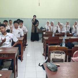 Dari Biologi ke Edupreneur: Pendidikan Biologi Univet Bantara Gelar Pelatihan Lilin Aromaterapi di MAN 2 Surakarta Dari Biologi ke Edupreneur: Pendidikan Biologi Univet Bantara Gelar Pelatihan Lilin Aromaterapi di MAN 2 Surakarta
