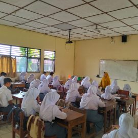 Dosen Pendidikan Biologi FKIP Univet Bantara Laksanakan Pengabdian kepada Masyarakat di SMA N 1 Weru Dosen Pendidikan Biologi FKIP Univet Bantara Laksanakan Pengabdian kepada Masyarakat di SMA N 1 Weru