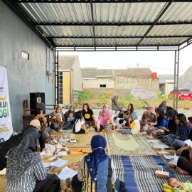 Dosen Pendidikan Biologi Univet Bantara Gelar Pelatihan Pembuatan Lilin Aroma Terapi bagi Warga Home Bekonang